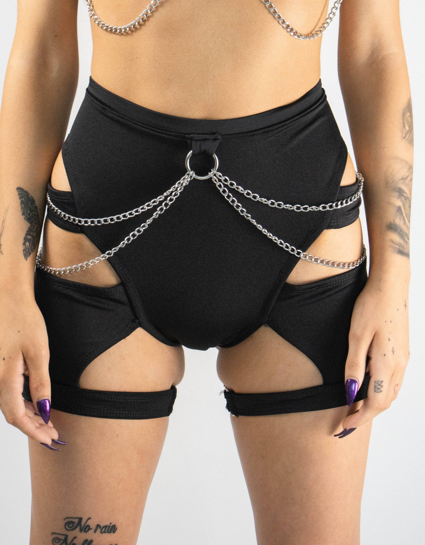 Cut Out Chain Shorts